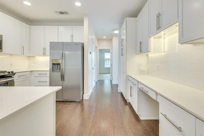 Building Photo - 2801 Dulce Ln