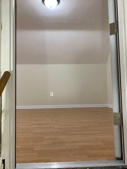 Building Photo - 154 Cedar St