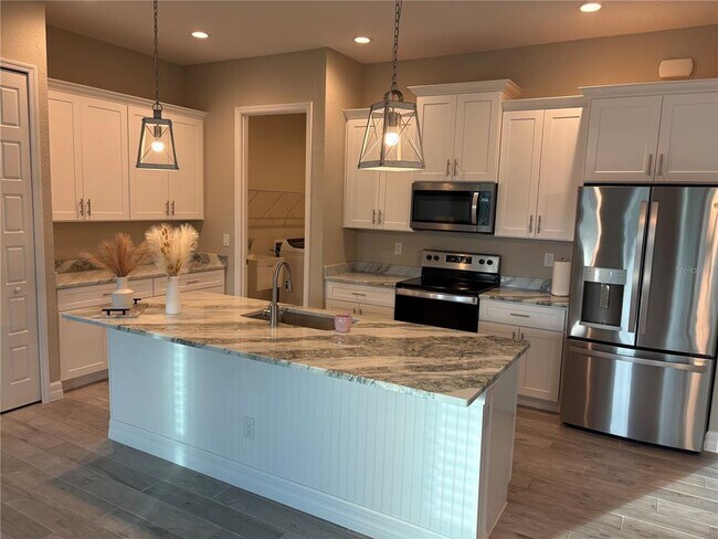 Building Photo - 14377 Overlook Ave