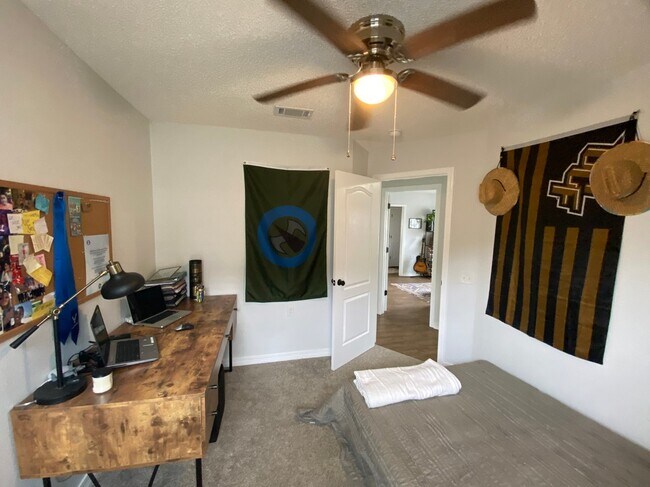 Building Photo - 6486 Surfside Cove