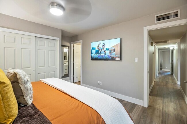 Building Photo - 5045 N 81st St