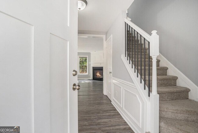 Building Photo - 3289 Saville St SW