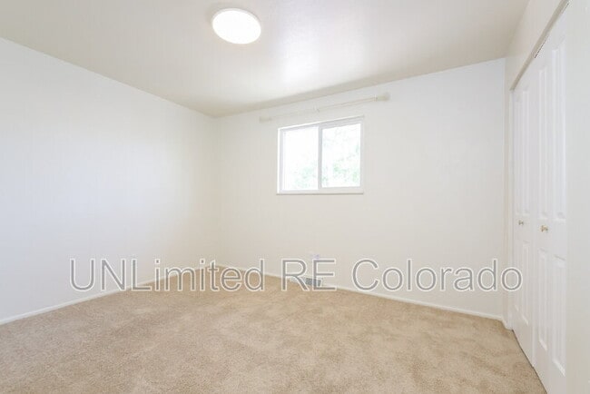 Building Photo - 9130 Osceola St