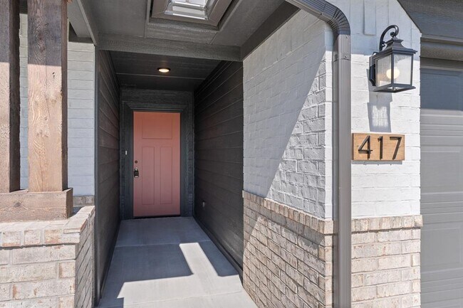 Building Photo - 417 Haven St