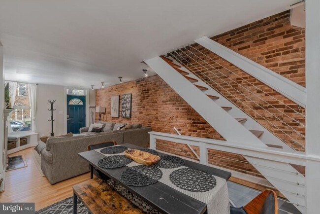 Building Photo - 2517 Fleet St