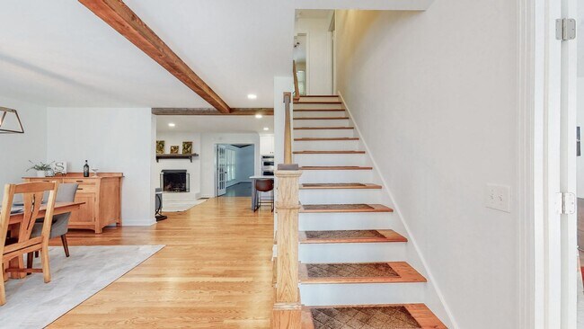 Building Photo - **RENOVATED COLONIAL ON OVER AN ACRE ZONED FOR WILLIAMSON COUNTY BRENTWOOD SCHOOLS**