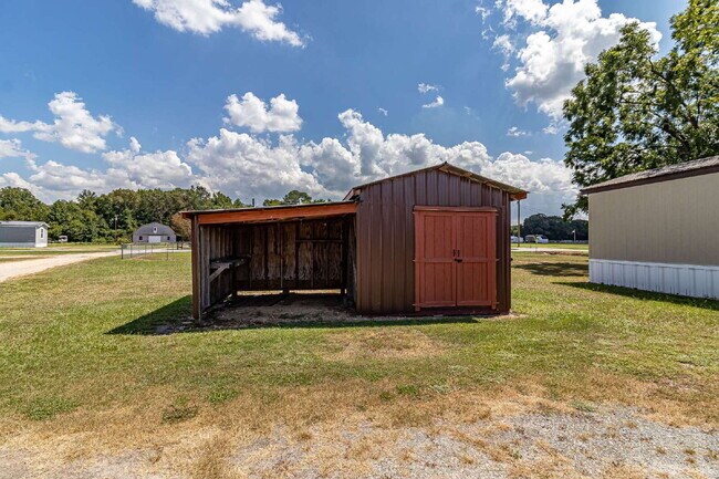 Building Photo - *Great Location!* 2 Bedroom | 2 Bathroom Singlewide in Goldsboro *Lawn Care Included!*