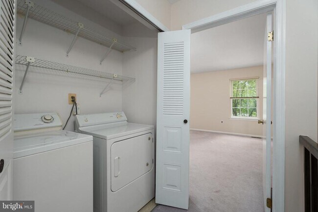 Building Photo - 11 Abelia Ct