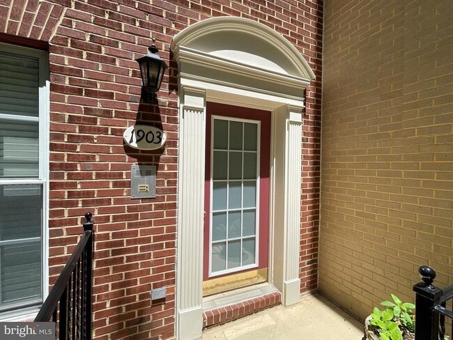 Building Photo - 1903 Kalorama Pl NW