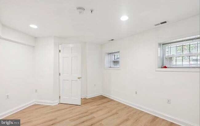 Building Photo - 2303 17th St NW