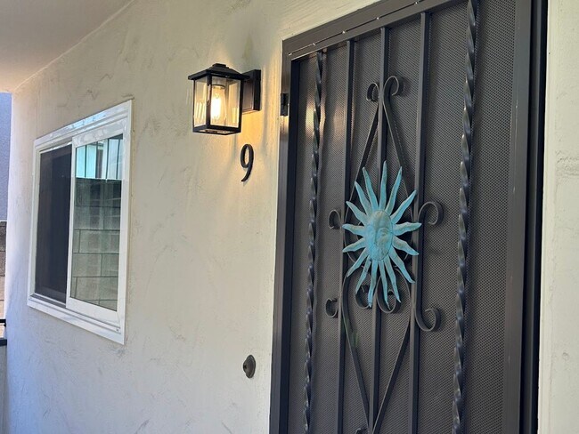 Building Photo - Fully Furnished 2 Bed / 1 Bath Condo Near Downtown La Mesa