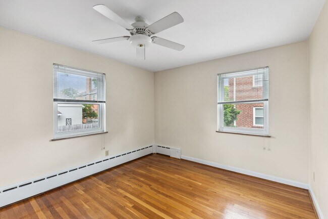 Building Photo - Oakley- Charming 4 family and desirable st...