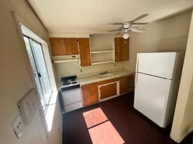 Building Photo - 2103 3rd St