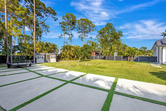 Building Photo - 13803 Citrus Grove Blvd