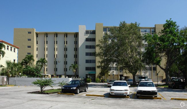 Building Photo - Virginia Gardens Apartments