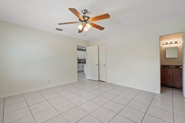 Building Photo - 5854 Kumquat Rd