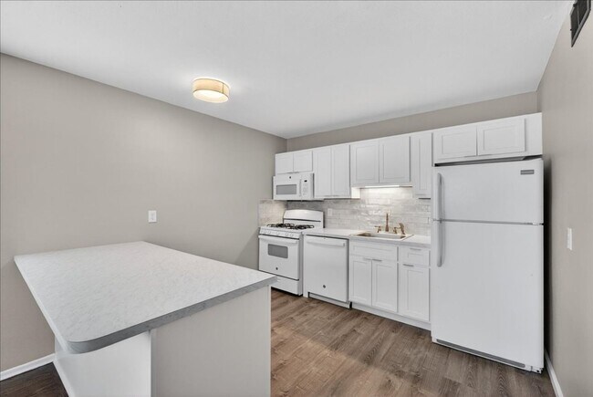 Building Photo - The Penthouse