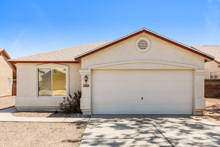 Primary Photo - 9151 E Autumn Sage St