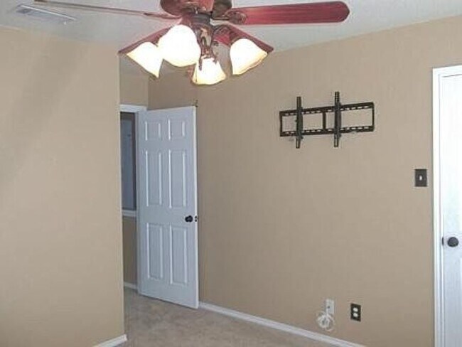 Building Photo - 315 Jeff Gordon Dr