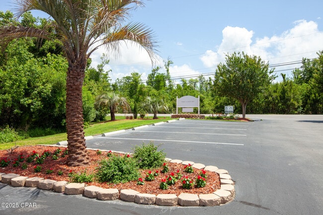 Building Photo - 425 E 19th St