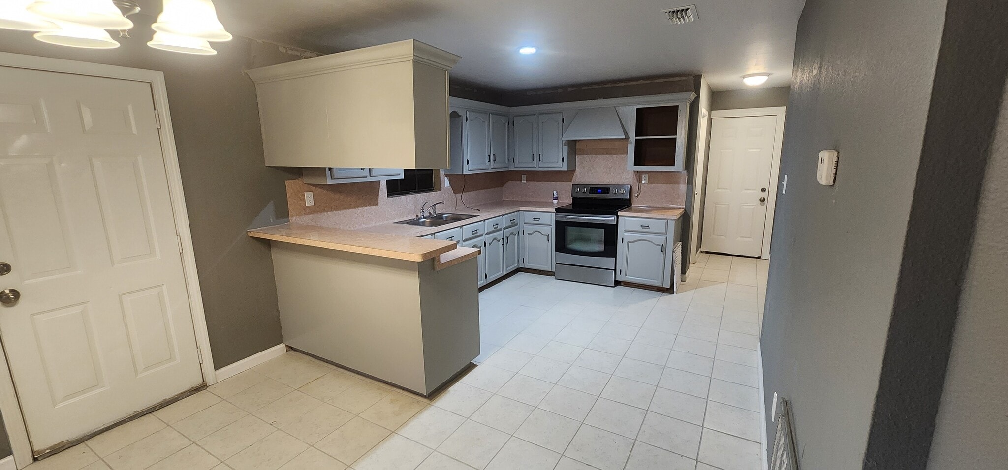 Building Photo - 1328 Andrews St