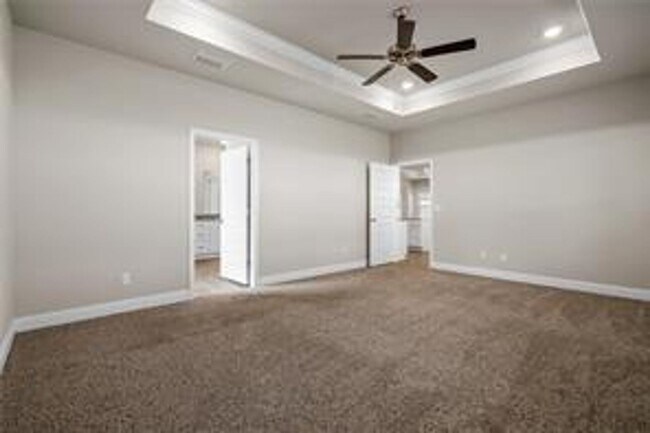 Building Photo - 4 Bedroom in West Mobile, Only a Few Years Old