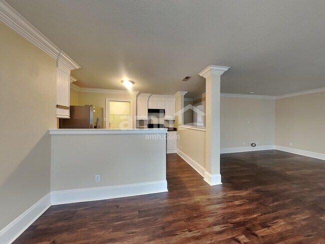 Building Photo - 12925 Old Glory Dr