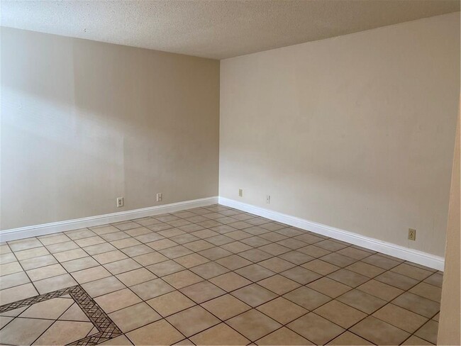 Building Photo - 3412 Willowrun Dr