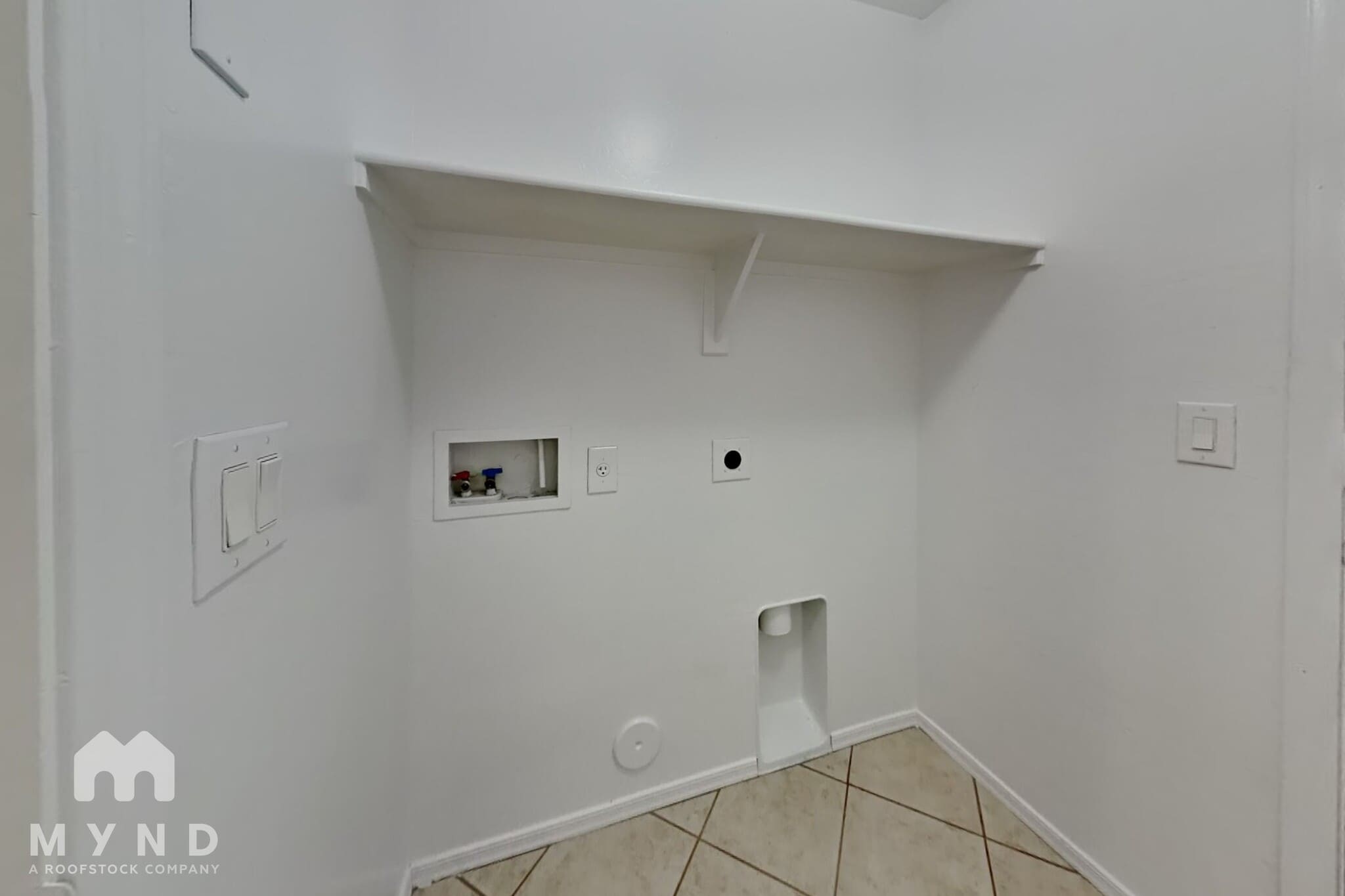 Building Photo - 5733 S 21st Pl
