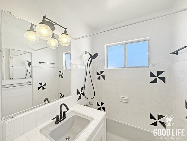 Building Photo - Coastal Living in Point Loma: Bay Views, Large Balcony, 2-Car Garage