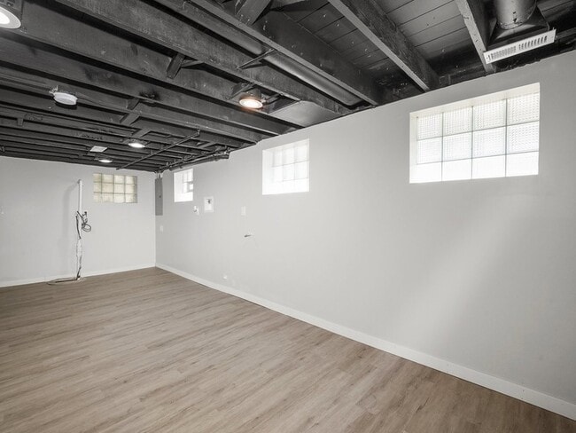 Building Photo - 811 S 7th Ave