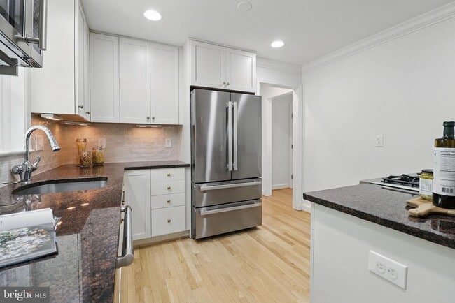 Building Photo - 129 Fort Williams Pkwy