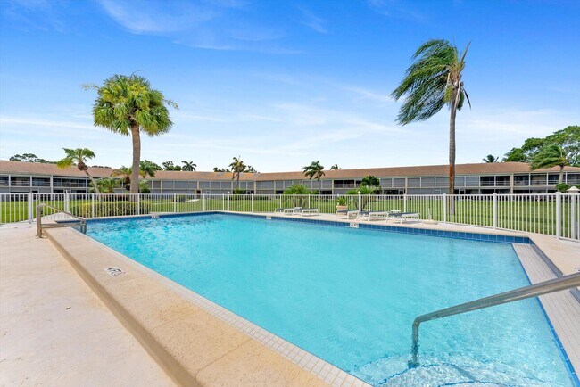 Building Photo - 478 Tequesta Dr