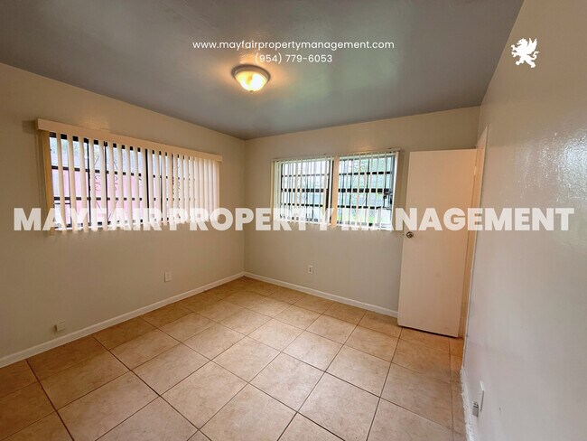 Building Photo - 20520 NW 24th Ct