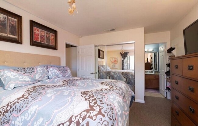 Building Photo - Upstairs 2 Bedroom 2 Bath Condo Available in El Cajon, Rancho Area