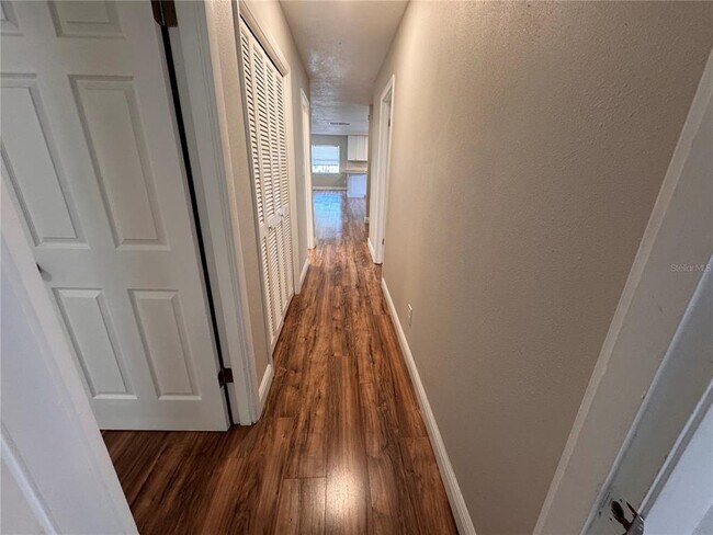 Building Photo - 5260 Lima Pl