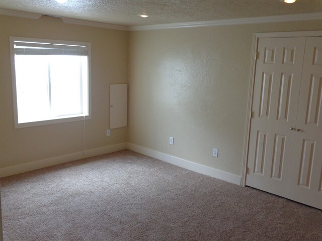 Building Photo - 379 S 410 W