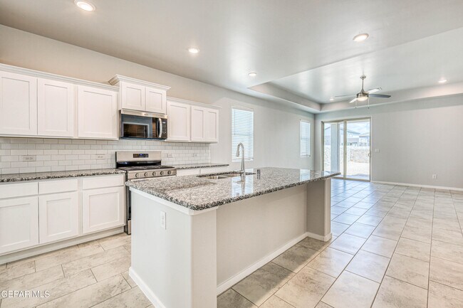 Building Photo - 916 Pettus Pl
