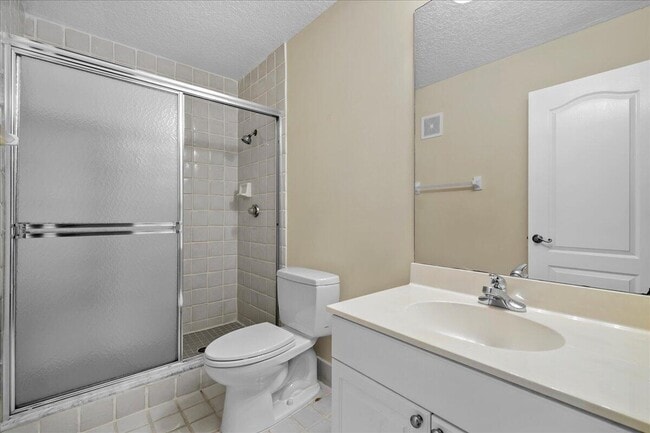 Building Photo - 41 Uno Lago Dr