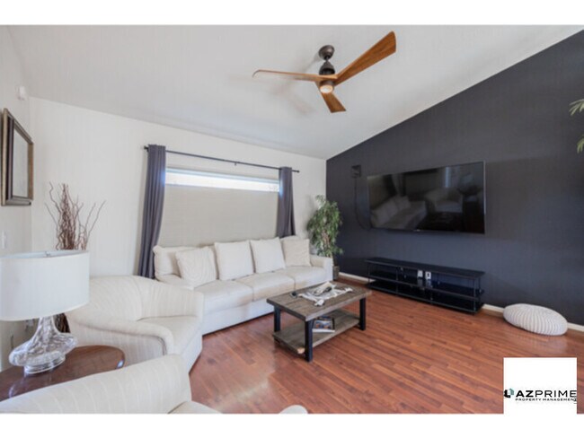 Building Photo - Fully-Furnished 3/2 Chandler Retreat - Poo...