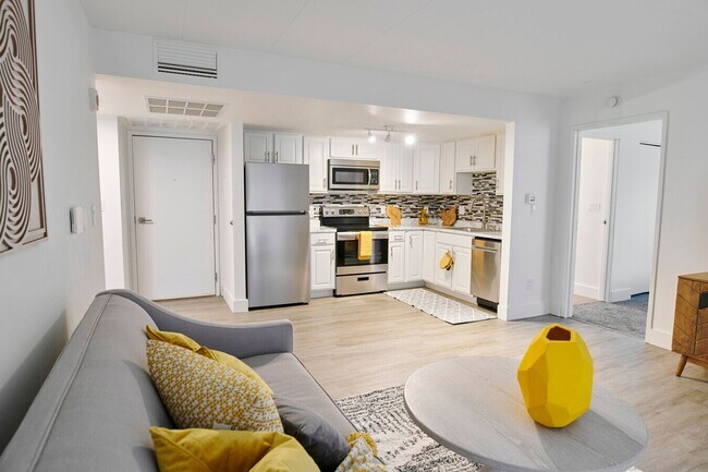 Building Photo - Studio Premium