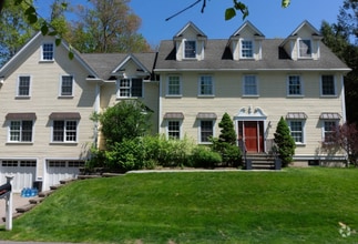 Building Photo - 15 Edgemoor Cir