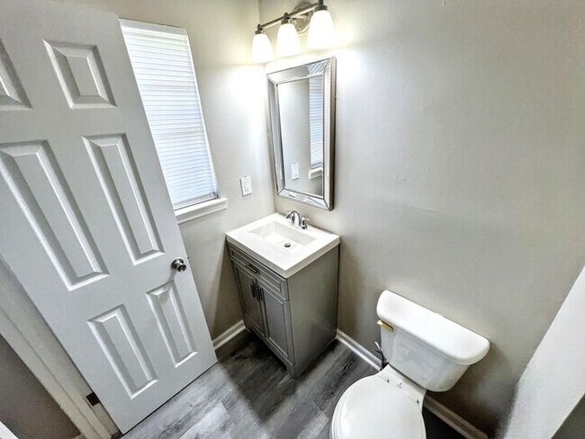 Building Photo - 5935 Shane Cir
