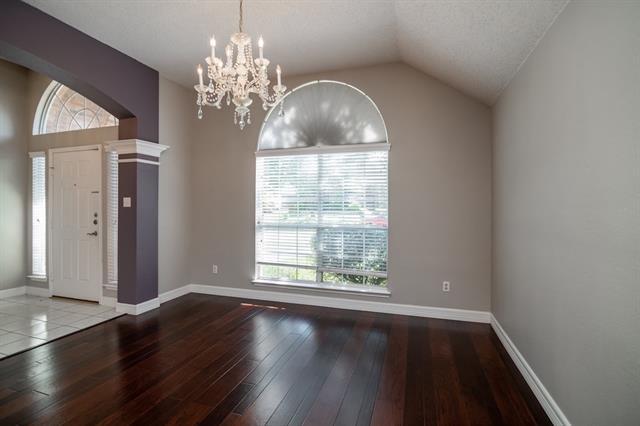 Building Photo - 806 Amber Ct