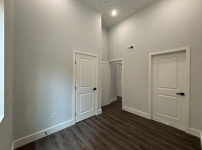 Building Photo - 675 N 41st St