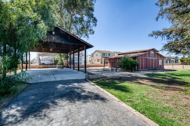Building Photo - 4105 E Perrin Ave