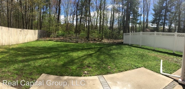 Building Photo - 25 Glenbrook Dr