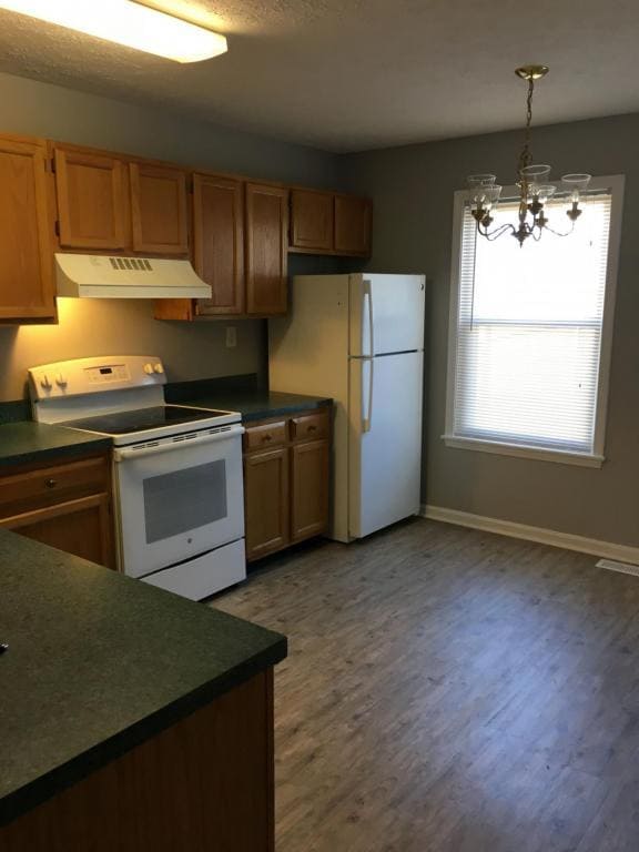 Building Photo - 619 Iowa Ave