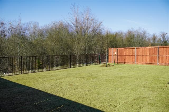 Building Photo - 4000 Falcon Dr