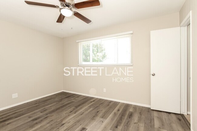 Building Photo - Charming 4 bedroom home in Phoenix!